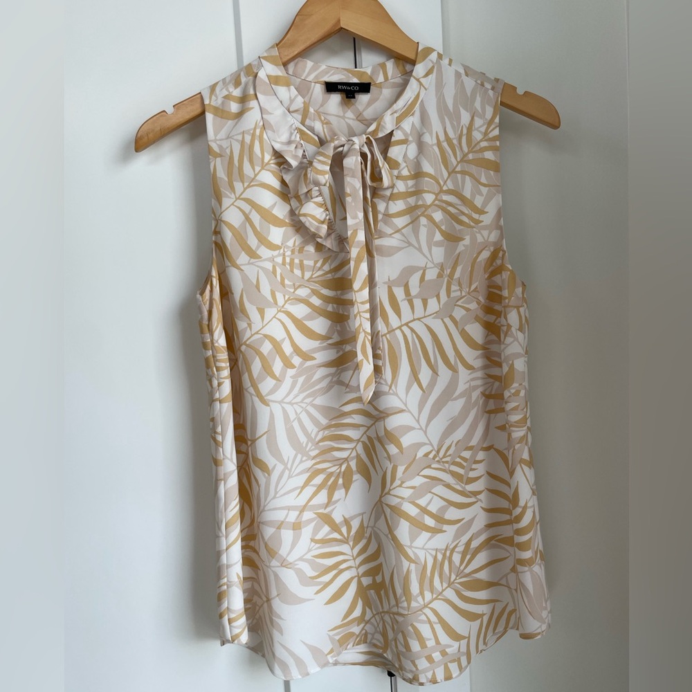 RW&Co sleeveless top